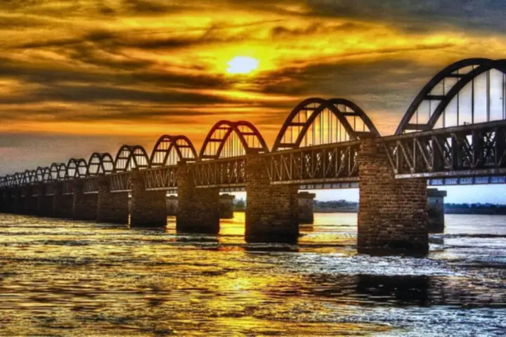 Hyderabad to Rajahmundry outstation cab service